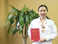 热烈祝贺我院周晨燕医生荣获“全国三八红旗手”荣誉称号