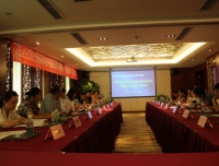 我院张伶俐教授主编的人卫社教材《循证中药学》编委会在成都召开