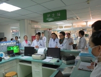 医院领导一行到儿童重症医学科宣布干部任命