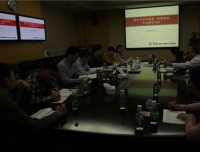 医院党委召开中心组学习会