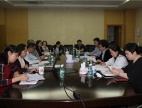 医院党委组织中心组学习传达2016年全国“两会”精神