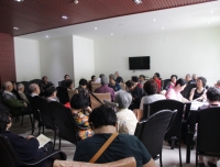 我院党委副书记王红静参加退休支部“两学一做”座谈会