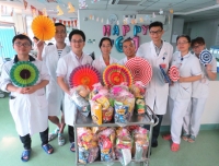 礼物传递祝福 彰显人文关怀 ——儿童重症医学科医务人员为患儿欢度六一