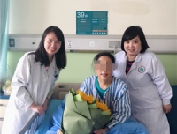 慰问生病老师 体现人文关怀