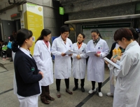 开展医德查房  促进行风建设