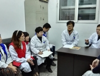 医院领导一行到医务部宣布干部任免