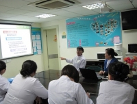 罗碧如主任对消毒供应中心进行工作指导