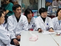 副院长郄明蓉教授一行深入麻醉科进行调研