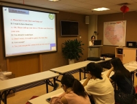 促进员工职业发展，提高科室战斗力
——检验科为样本采集组老师开展英语口语培训活动