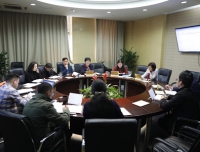 党委王素霞书记主持召开中心组学习会