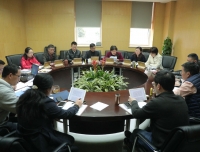 医院党委组织召开中心组学习会