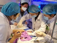 新生儿科张莉副教授
前往帮扶医院成功开展首例新生儿脐静脉置管术