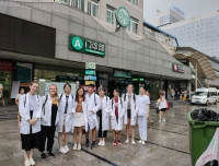 护理国际交流生到我院儿科病房观摩交流