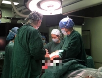 【界面新闻】产妇主动脉夹层破裂情况危急，两医院接力五小时生死救援