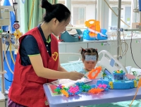 儿童重症医学科团支部举行“嗨，患儿”伴读活动