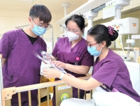 儿童重症医学科新入职职工考核成功举行