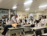 检验科组织学习“心肺复苏术”技能培训