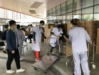 情暖中秋 爱在国庆
——医院工会发放节日慰问品
